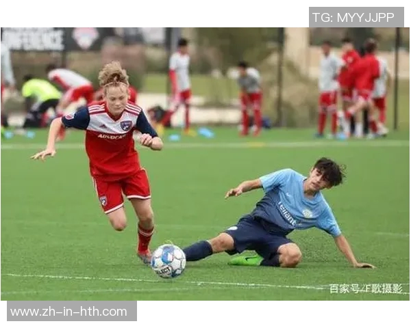 《球场上的传奇对决:足球明星们在漫画世界中的激烈角逐与精彩瞬间》 《球场上的传奇对决:足球明星们在漫画世界中的激烈角逐与精彩瞬间》